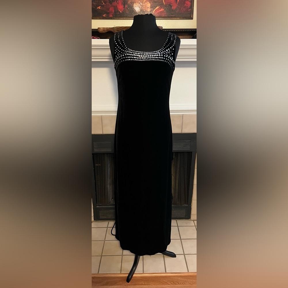 Robbie Bee Velvet & Sequin Party Dress